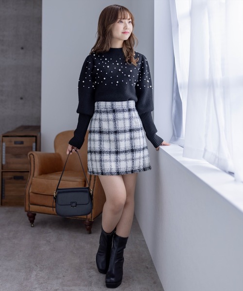 clear（クリア）の「パフスリーブパールニットトップス（ニット/セーター・レディース・アイボリー/ブラック/グレー・F）」の16枚目の写真