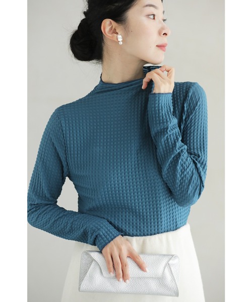 cawaii(カワイイ)の「「重ね着の新しい可能性」 ぽこぽこインナー(Tシャツ/カットソー・レディース・イエロー/グレー/ブルー/ブラック/アイボリー・FREE)」の4枚目の写真