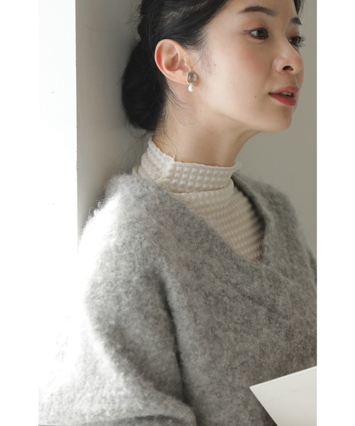cawaii(カワイイ)の「「重ね着の新しい可能性」 ぽこぽこインナー(Tシャツ/カットソー・レディース・イエロー/グレー/ブルー/ブラック/アイボリー・FREE)」の11枚目の写真