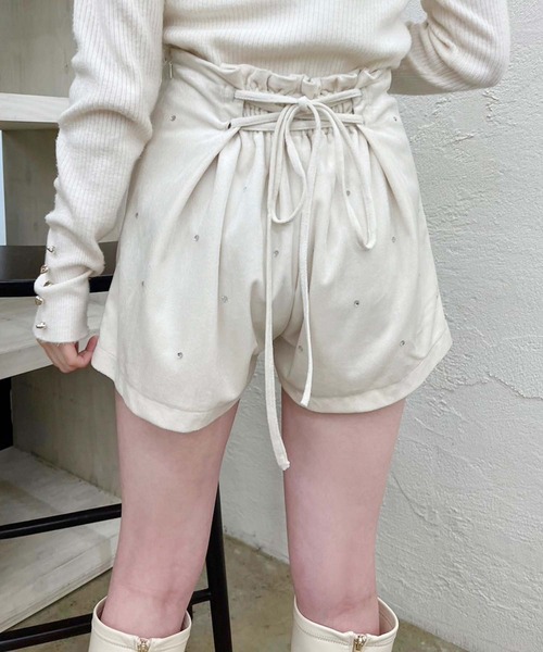 one after another NICE CLAUP（ワンアフターアナザーナイスクラップ）の「アソートバックレースアップショートパンツ（その他パンツ・レディース・ブラック/グレー系その他/オフホワイト・FREE）」の2枚目の写真