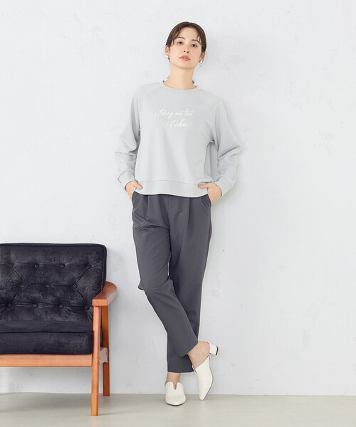 COMME CA ISM(コムサイズム)の「ロゴ刺繍 スウェット(スウェット・レディース・ベージュ/セージグリーン/アイボリー・LARGE/MEDIUM)」の8枚目の写真