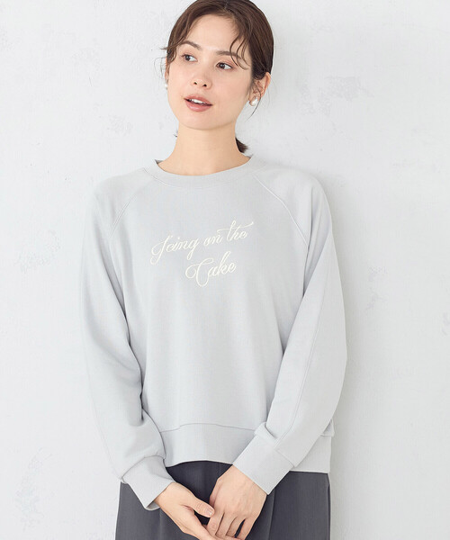 COMME CA ISM(コムサイズム)の「ロゴ刺繍 スウェット(スウェット・レディース・ベージュ/セージグリーン/アイボリー・LARGE/MEDIUM)」の9枚目の写真