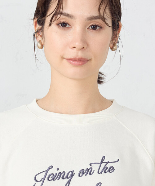COMME CA ISM(コムサイズム)の「ロゴ刺繍 スウェット(スウェット・レディース・ベージュ/セージグリーン/アイボリー・LARGE/MEDIUM)」の13枚目の写真