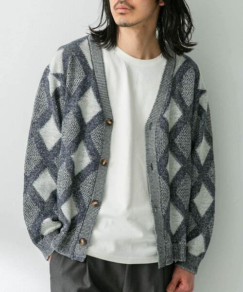 URBAN RESEARCH Sonny Label(アーバンリサーチサニーレーベル)の「ジャガードVネックニットカーディガン(カーディガン/ボレロ・メンズ・ボルドー/グリーン/オフホワイト・MEDIUM/LARGE)」の5枚目の写真