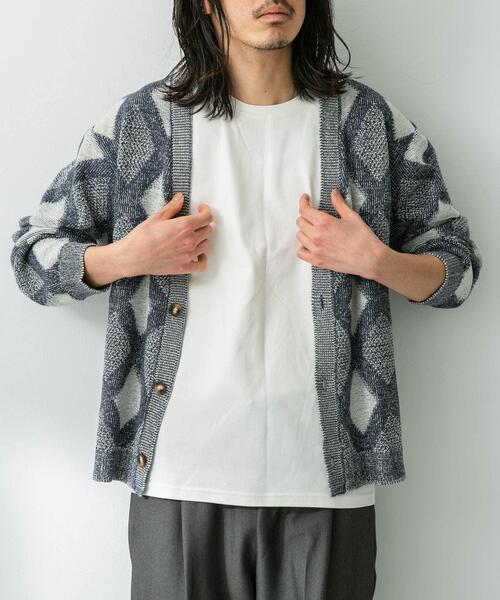 URBAN RESEARCH Sonny Label(アーバンリサーチサニーレーベル)の「ジャガードVネックニットカーディガン(カーディガン/ボレロ・メンズ・ボルドー/グリーン/オフホワイト・MEDIUM/LARGE)」の4枚目の写真