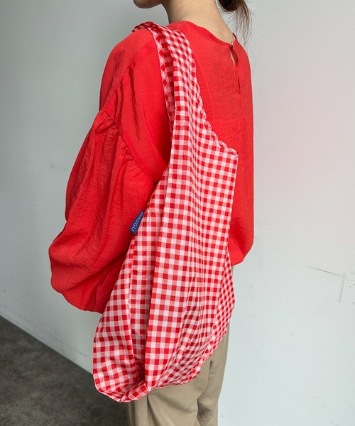 DouDou（ドゥドゥ）の「【BAGGU/バグゥ】STANDARD BAGGU（エコバッグ/サブバッグ・レディース・ブラック/グリーン/レッド/ネイビー・FREE）」の4枚目の写真