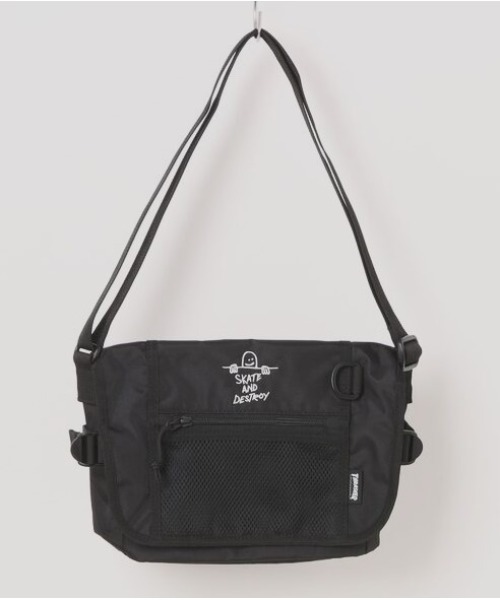 THRASHER（スラッシャー）の「【THRASHER】Messenger Bag(ST)（メッセンジャーバッグ・レディース・ブラック系その他2/ホワイト系その他/ブラック系その他・FREE）」の3枚目の写真