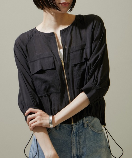 SALON adam et rope'（サロン アダム エ ロペ）の「【WEB限定】ハーフスリーブシアージップブルゾン【洗える】（ブルゾン・レディース・オフホワイト/ブラック・FREE）」の17枚目の写真