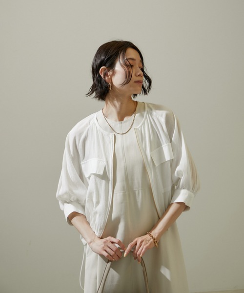 SALON adam et rope'（サロン アダム エ ロペ）の「【WEB限定】ハーフスリーブシアージップブルゾン【洗える】（ブルゾン・レディース・オフホワイト/ブラック・FREE）」の21枚目の写真