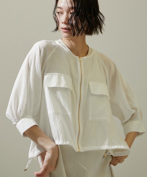 SALON adam et rope'（サロン アダム エ ロペ）の「【WEB限定】ハーフスリーブシアージップブルゾン【洗える】（ブルゾン・レディース・オフホワイト/ブラック・FREE）」の22枚目の写真