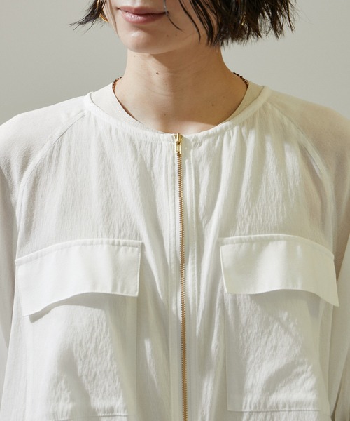 SALON adam et rope'（サロン アダム エ ロペ）の「【WEB限定】ハーフスリーブシアージップブルゾン【洗える】（ブルゾン・レディース・オフホワイト/ブラック・FREE）」の6枚目の写真