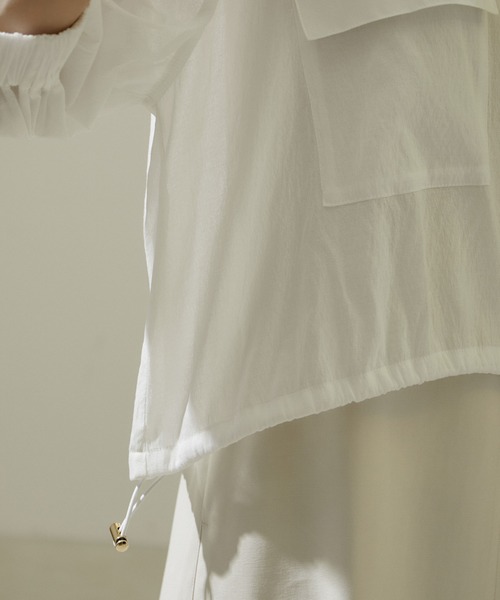 SALON adam et rope'（サロン アダム エ ロペ）の「【WEB限定】ハーフスリーブシアージップブルゾン【洗える】（ブルゾン・レディース・オフホワイト/ブラック・FREE）」の9枚目の写真