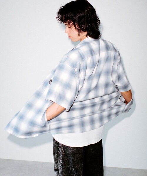 FREAK'S STORE（フリークスストア）の「The Crema Club/ザ クレマ クラブ 【別注】 オンブレ チェック シャツ（シャツ/ブラウス・メンズ・ブラック/オフホワイト・MEDIUM/LARGE）」の20枚目の写真
