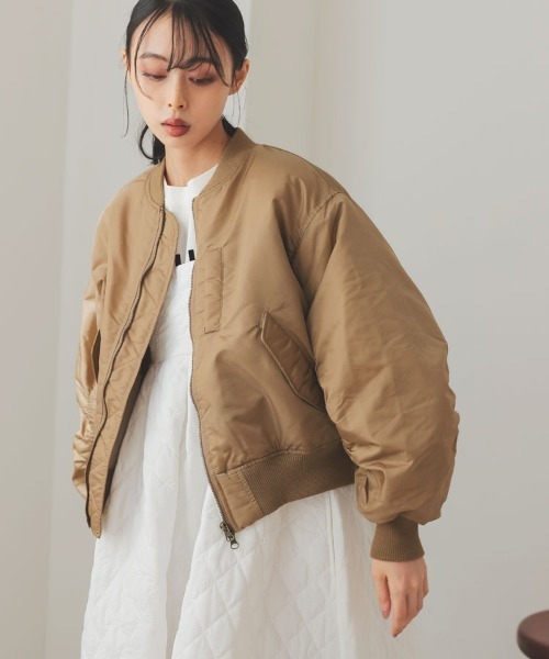 DONOBAN(ドノバン)の「MA-1ショートブルゾン(MA-1・レディース・ベージュ/ネイビー/グレー・F)」の2枚目の写真