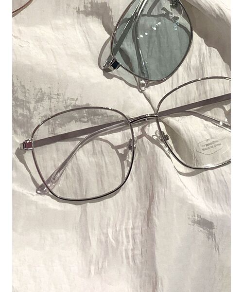 jouetie(ジュエティ)の「メタルフレームスクエアグラス(サングラス・レディース・シルバー/グリーン/ゴールド・FREE)」の3枚目の写真