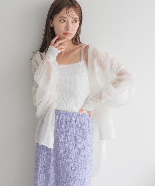 mysty woman(ミスティウーマン)の「ユルシルエットシアーシャツ 135548(シャツ/ブラウス・レディース・ブラック/ライトブルー/ライトピンク/オフホワイト/ライトグリーン/ベージュ・FREE)」の2枚目の写真