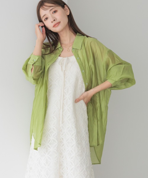 mysty woman(ミスティウーマン)の「ユルシルエットシアーシャツ 135548(シャツ/ブラウス・レディース・ブラック/ライトブルー/ライトピンク/オフホワイト/ライトグリーン/ベージュ・FREE)」の5枚目の写真