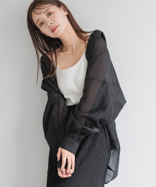 mysty woman(ミスティウーマン)の「ユルシルエットシアーシャツ 135548(シャツ/ブラウス・レディース・ブラック/ライトブルー/ライトピンク/オフホワイト/ライトグリーン/ベージュ・FREE)」の3枚目の写真