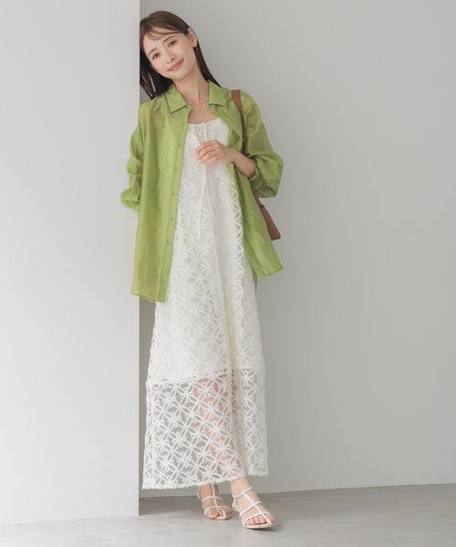 mysty woman(ミスティウーマン)の「ユルシルエットシアーシャツ 135548(シャツ/ブラウス・レディース・ブラック/ライトブルー/ライトピンク/オフホワイト/ライトグリーン/ベージュ・FREE)」の7枚目の写真