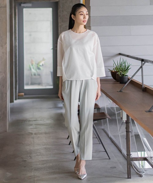 la.f…(ラエフ)の「【WEB別注】エアーリップルブラウス≪洗濯機で洗える≫(シャツ/ブラウス・レディース・ブルー系その他/ブラック/ベージュ系その他/ホワイト・9号/11号)」の12枚目の写真