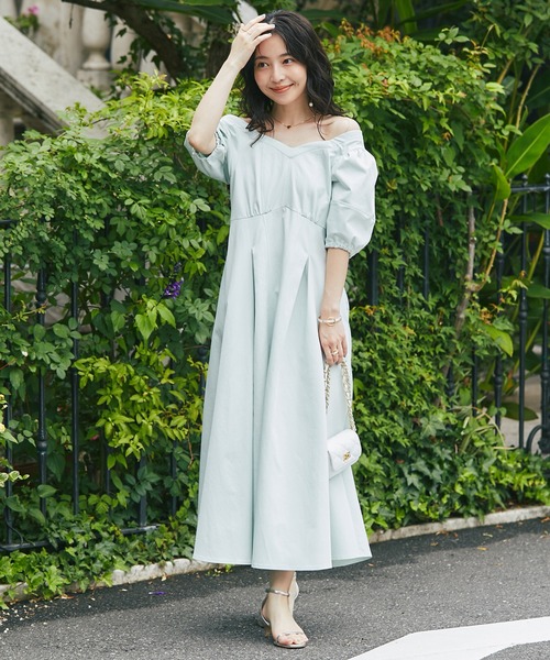 La boutique BonBon（ラブティックボンボン）の「変形スクエアネック