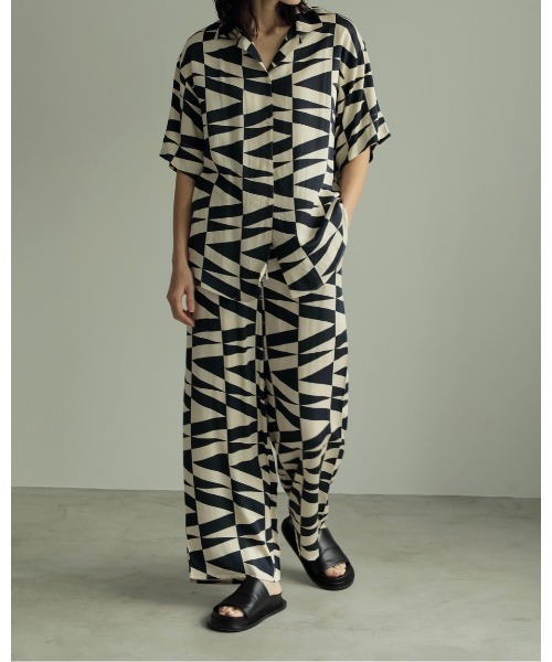 anuke（アンヌーク）の「anuke Geometric Satin Shirts 62410411 