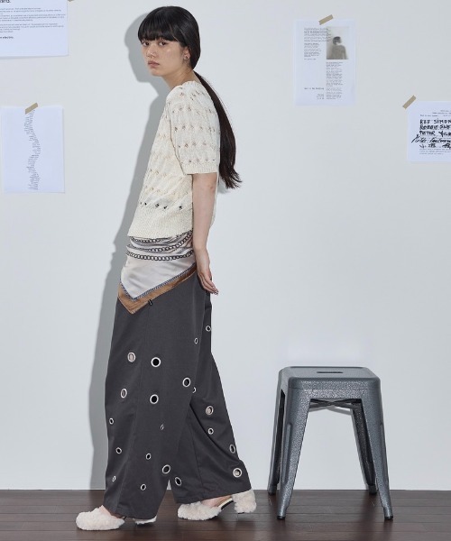 THE YOn（ザヨン）の「ラメ混シアーケーブルハーフスリーブニットプルオーバー（ニット/セーター・レディース・キャメル/アイボリー/チャコールグレー/セージグリーン・FREE）」の22枚目の写真