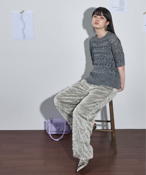 THE YOn（ザヨン）の「ラメ混シアーケーブルハーフスリーブニットプルオーバー（ニット/セーター・レディース・キャメル/アイボリー/チャコールグレー/セージグリーン・FREE）」の13枚目の写真
