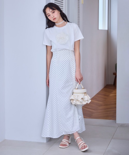 one after another NICE CLAUP(ワンアフターアナザーナイスクラップ)の「チョーカー付きローズT(Tシャツ/カットソー・レディース・サックスブルー/ベージュ/チャコールグレー/オフホワイト・FREE)」の20枚目の写真