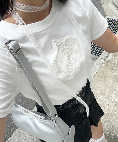 one after another NICE CLAUP(ワンアフターアナザーナイスクラップ)の「チョーカー付きローズT(Tシャツ/カットソー・レディース・サックスブルー/ベージュ/チャコールグレー/オフホワイト・FREE)」の15枚目の写真