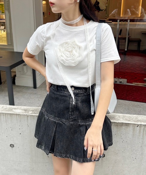 one after another NICE CLAUP(ワンアフターアナザーナイスクラップ)の「チョーカー付きローズT(Tシャツ/カットソー・レディース・サックスブルー/ベージュ/チャコールグレー/オフホワイト・FREE)」の13枚目の写真
