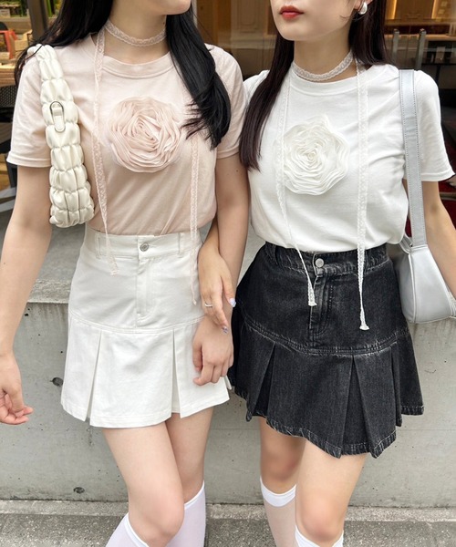 one after another NICE CLAUP(ワンアフターアナザーナイスクラップ)の「チョーカー付きローズT(Tシャツ/カットソー・レディース・サックスブルー/ベージュ/チャコールグレー/オフホワイト・FREE)」の16枚目の写真