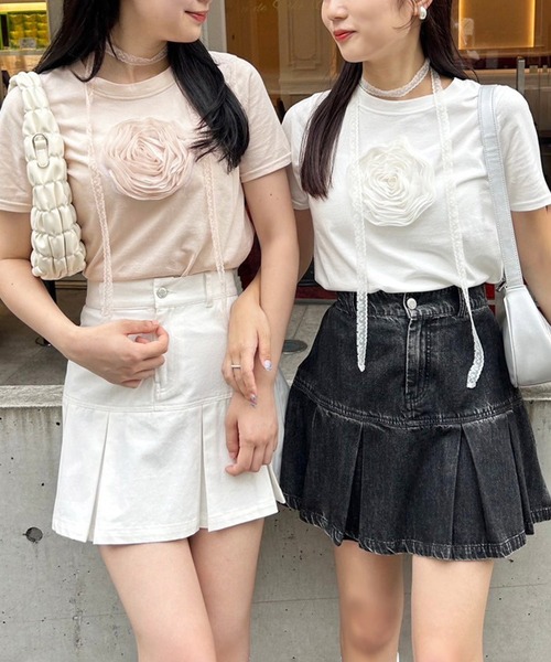one after another NICE CLAUP(ワンアフターアナザーナイスクラップ)の「チョーカー付きローズT(Tシャツ/カットソー・レディース・サックスブルー/ベージュ/チャコールグレー/オフホワイト・FREE)」の17枚目の写真