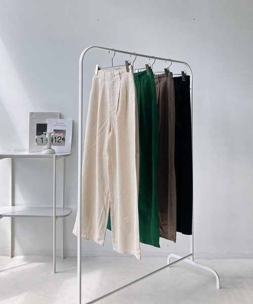 AS KNOW AS plus(アズノゥアズプラス)の「リネン混 タックテーパードロングパンツ(その他パンツ・レディース・ブラック/グリーン/キナリ/モカ/カーキ・FREE)」の15枚目の写真