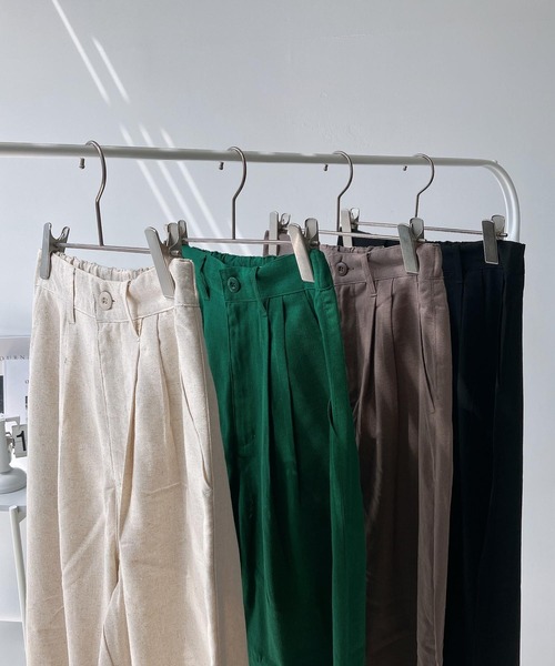 AS KNOW AS plus(アズノゥアズプラス)の「リネン混 タックテーパードロングパンツ(その他パンツ・レディース・ブラック/グリーン/キナリ/モカ/カーキ・FREE)」の16枚目の写真