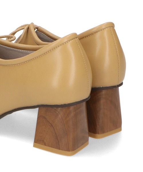 ORiental TRaffic（オリエンタルトラフィック）の「ウッドヒール甲深パンプス 41307（パンプス・レディース・ベージュ/ブラック/ホワイト・34/35/36/37/38/39/40/41/42）」の22枚目の写真