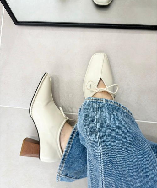 ORiental TRaffic（オリエンタルトラフィック）の「ウッドヒール甲深パンプス 41307（パンプス・レディース・ベージュ/ブラック/ホワイト・34/35/36/37/38/39/40/41/42）」の11枚目の写真