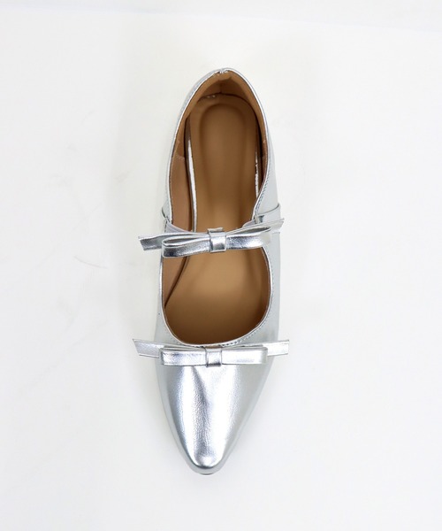 BLUEEAST（ブルーイースト）の「ポインテッドトゥリボンパンプス（パンプス・レディース・ブラック/シルバー・LARGE/MEDIUM）」の18枚目の写真