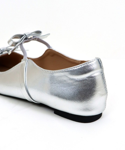 BLUEEAST（ブルーイースト）の「ポインテッドトゥリボンパンプス（パンプス・レディース・ブラック/シルバー・LARGE/MEDIUM）」の21枚目の写真