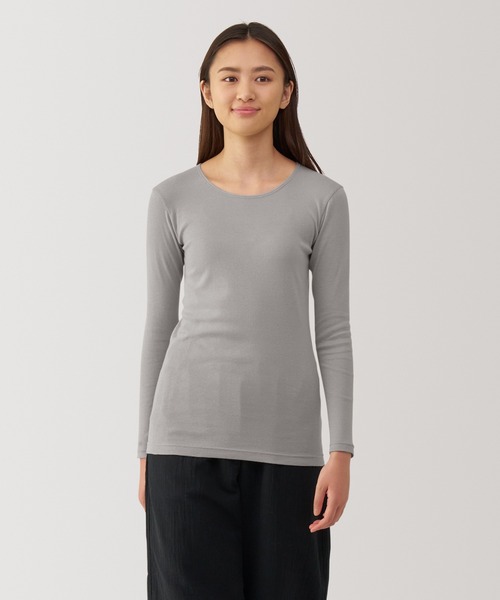 無印良品（ムジルシリョウヒン）の「（綿１００％）婦人　あったか綿　クルーネック長袖Ｔシャツ（インナーウェア/肌着・レディース・ブラック/ライトベージュ/ブラウン系/オフホワイト・S/M/L/XL）」の3枚目の写真