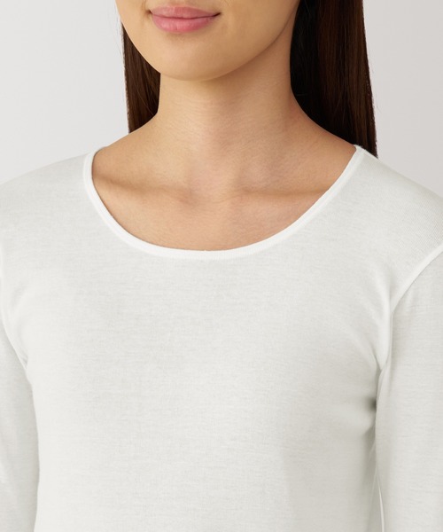 無印良品（ムジルシリョウヒン）の「（綿１００％）婦人　あったか綿　クルーネック長袖Ｔシャツ（インナーウェア/肌着・レディース・ブラック/ライトベージュ/ブラウン系/オフホワイト・S/M/L/XL）」の8枚目の写真