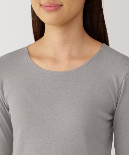 無印良品（ムジルシリョウヒン）の「（綿１００％）婦人　あったか綿　クルーネック長袖Ｔシャツ（インナーウェア/肌着・レディース・ブラック/ライトベージュ/ブラウン系/オフホワイト・S/M/L/XL）」の20枚目の写真