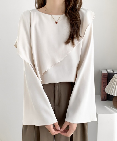 ECLIN(エクラン)の「アシメラッフルフレアスリーブブラウス(シャツ/ブラウス・レディース・ブラック/アイボリー/ブルーグレー/モカ・M/L/XL)」の9枚目の写真