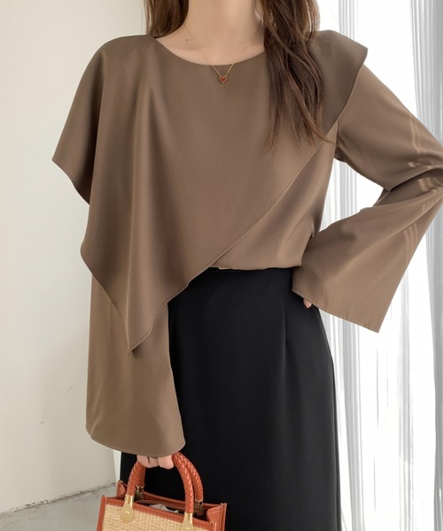 ECLIN(エクラン)の「アシメラッフルフレアスリーブブラウス(シャツ/ブラウス・レディース・ブラック/アイボリー/ブルーグレー/モカ・M/L/XL)」の17枚目の写真