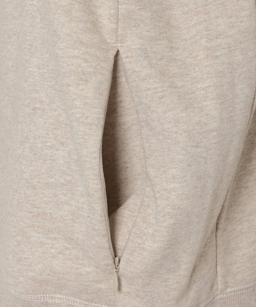 NANGA(ナンガ)の「ECO HYBRID BOX LOGO SWEATSHIRT/エコハイブリッド ボックスロゴ スウェットシャツ(スウェット・メンズ・ブラック/セージグリーン/オートミール/ライトグレー/ホワイト/ブラック系その他/オレンジ・S/M/L/XL)」の15枚目の写真