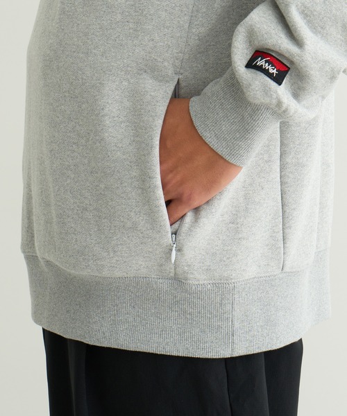 NANGA（ナンガ）の「ECO HYBRID BOX LOGO SWEATSHIRT/エコハイブリッド ボックスロゴ スウェットシャツ（スウェット・メンズ・ブラック/セージグリーン/オートミール/ライトグレー/ホワイト/ブラック系その他/オレンジ・S/M/L/XL）」の14枚目の写真