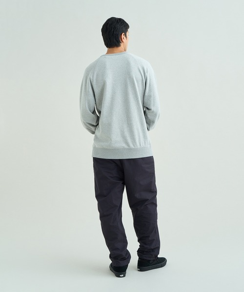 NANGA(ナンガ)の「ECO HYBRID BOX LOGO SWEATSHIRT/エコハイブリッド ボックスロゴ スウェットシャツ(スウェット・メンズ・ブラック/セージグリーン/オートミール/ライトグレー/ホワイト/ブラック系その他/オレンジ・S/M/L/XL)」の22枚目の写真