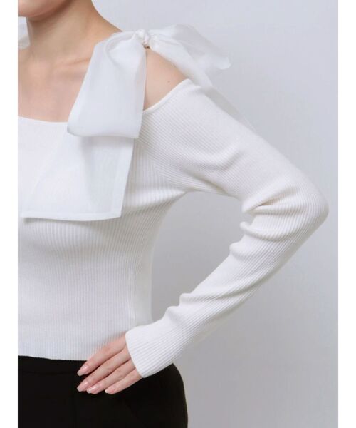 MERCURYDUO(マーキュリーデュオ)の「ショルダーリボンオフショルロングスリーブニット(ニット/セーター・レディース・チャコールグレー/ブラック/オフホワイト/ライトグレー・FREE)」の8枚目の写真