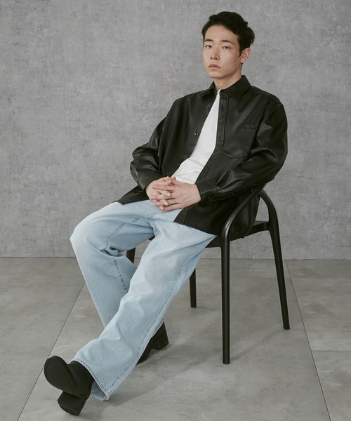 THE STANDARD(ザスタンダード)の「THE STANDARD/シンセティックレザーロングスリーブシャツ(シャツ/ブラウス・メンズ・ブラック・MEDIUM/LARGE)」の3枚目の写真