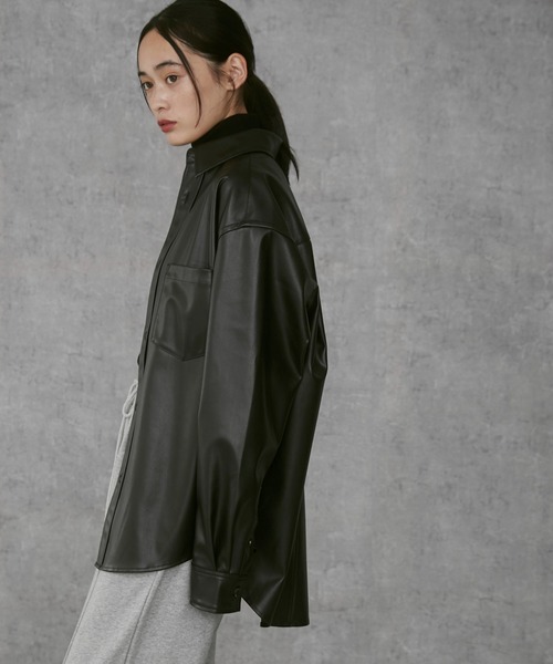 THE STANDARD(ザスタンダード)の「THE STANDARD/シンセティックレザーロングスリーブシャツ(シャツ/ブラウス・メンズ・ブラック・MEDIUM/LARGE)」の14枚目の写真